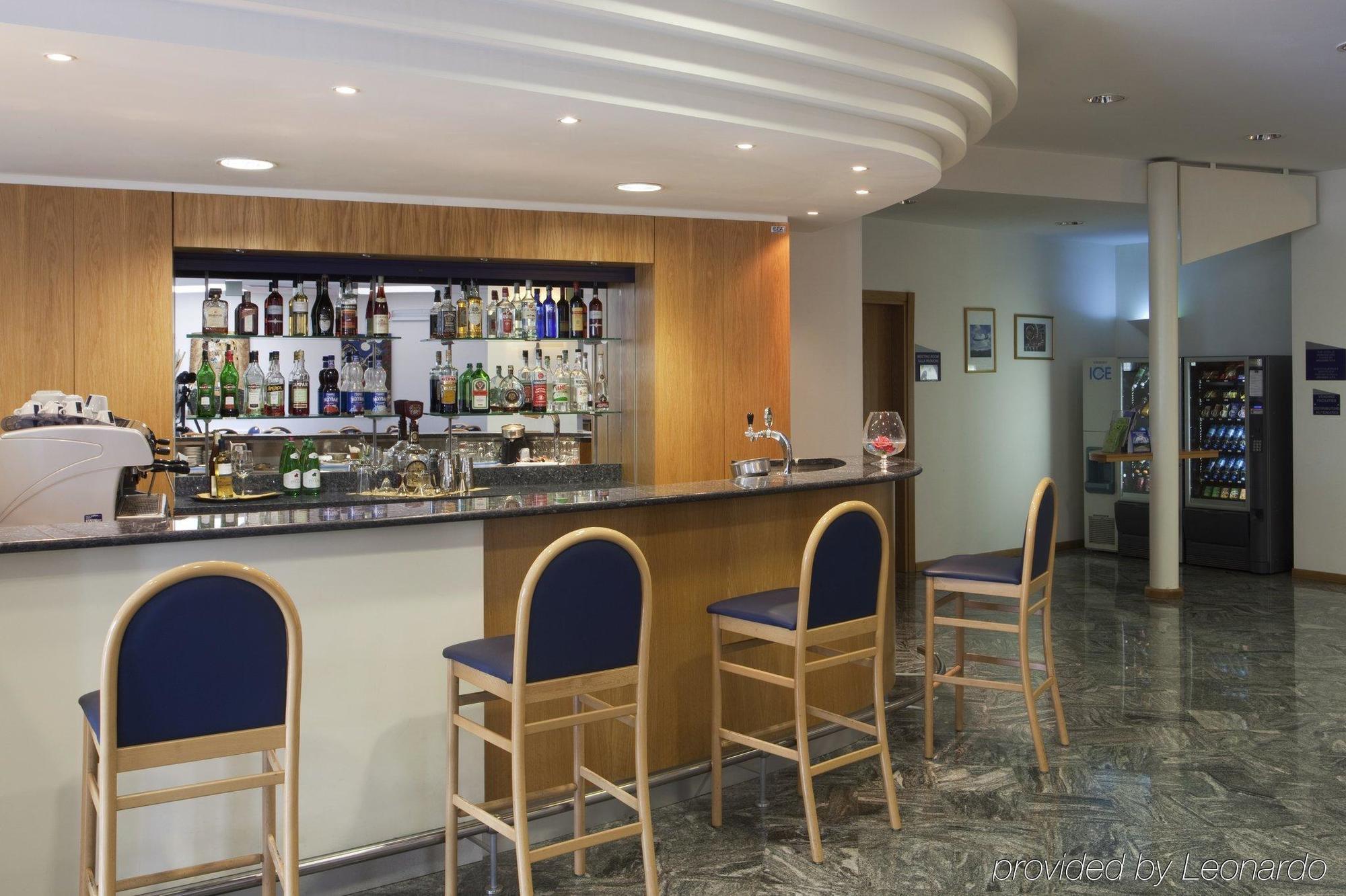 City Hotel & Suites โฟลีโญ ร้านอาหาร รูปภาพ